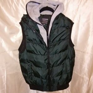 Mens puffy vest! Size M/L!